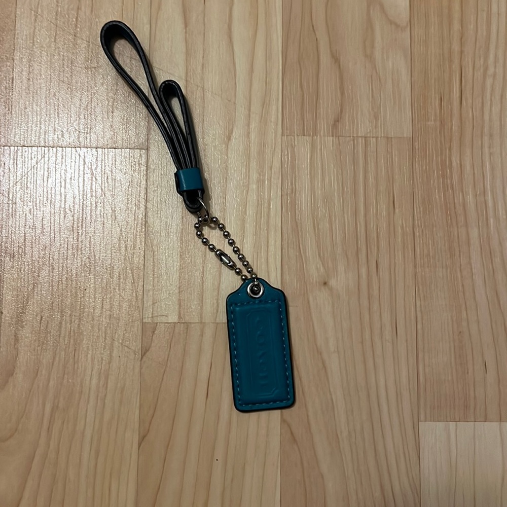 Coach tag